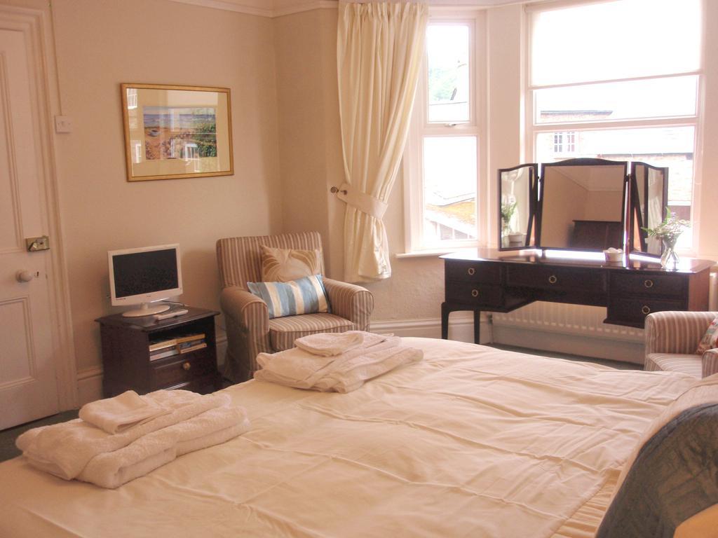مبيت وإفطار Bampton  Weston House الغرفة الصورة